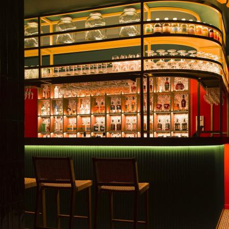 Esco-bar décoré par l'agence Cécile Bédé